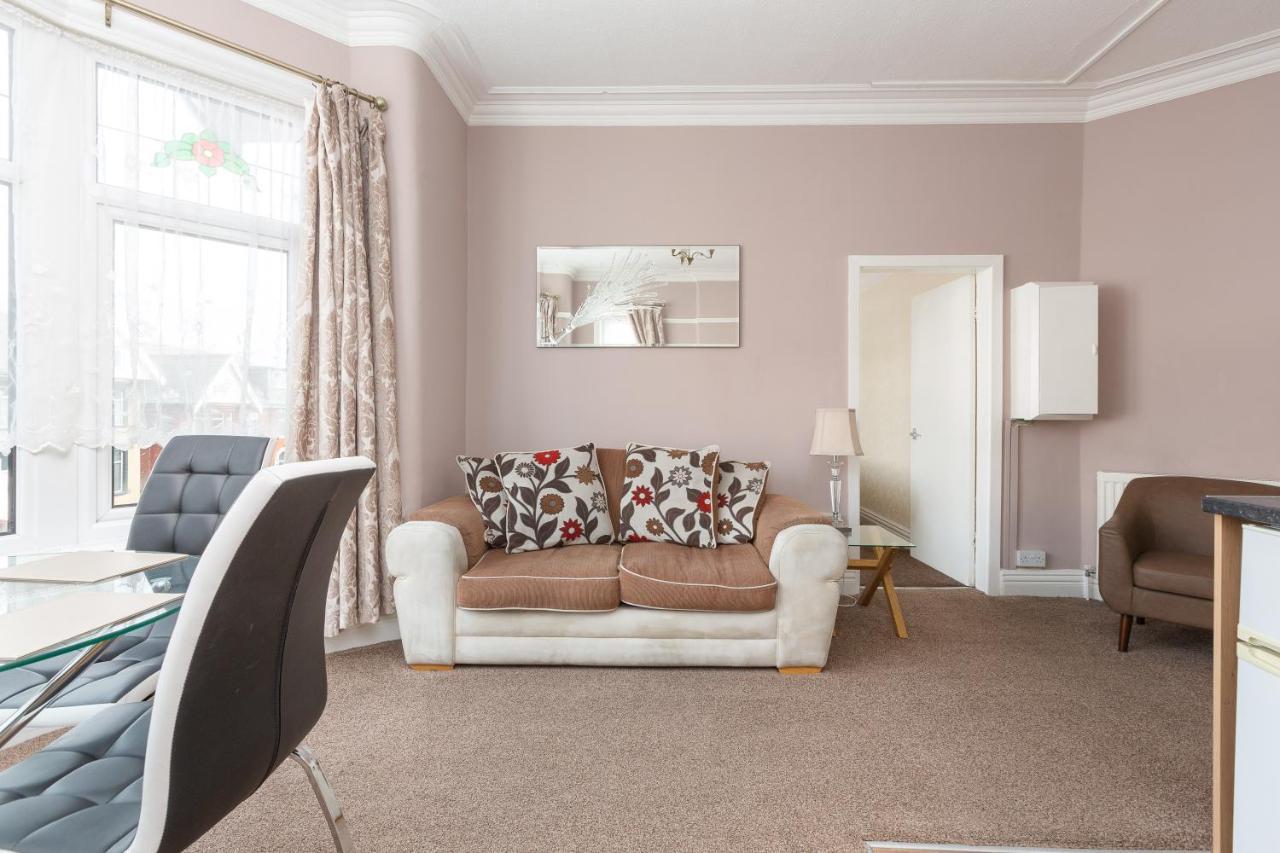 Beachcliffe Holiday Apartments Блекпул Екстериор снимка