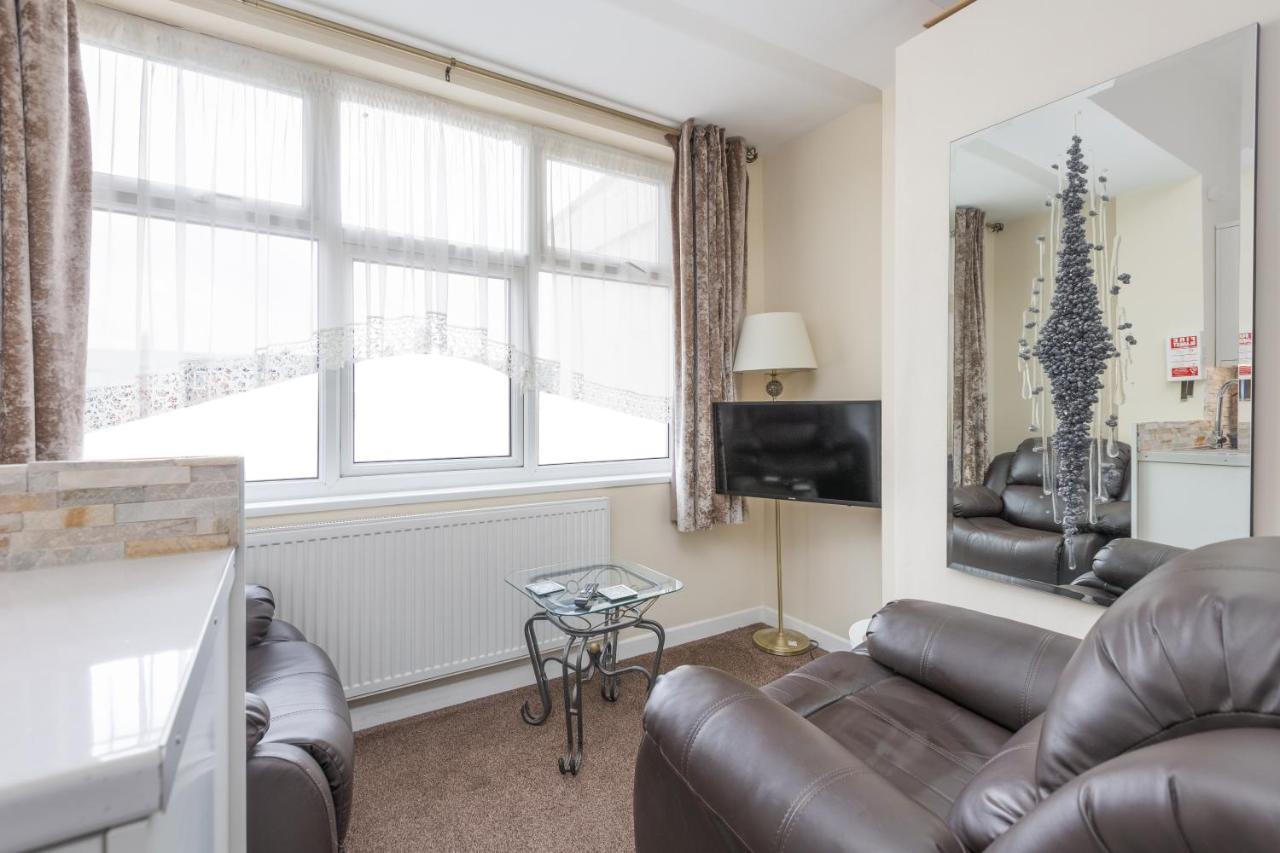 Beachcliffe Holiday Apartments Блекпул Екстериор снимка